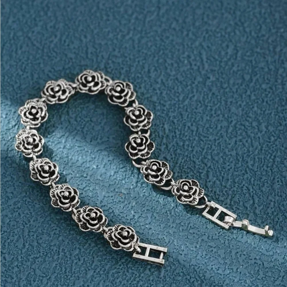 Silver Tone Floral Bracelet - Picture 5 of 5